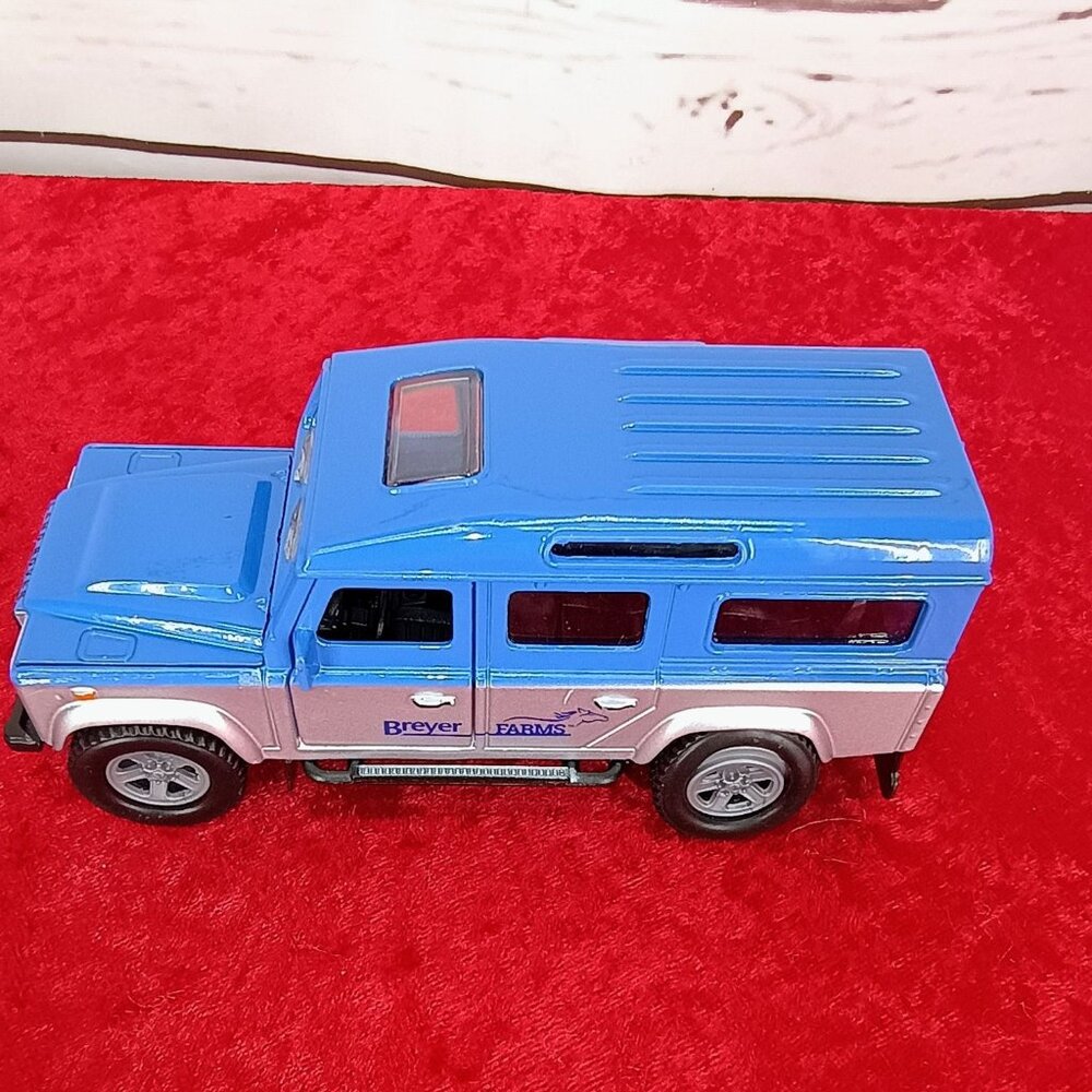 Breyer Farms Diecast Land Rover Defender Toy Car 1:32 Scale Model Blue & Silver - Picture 2 of 7